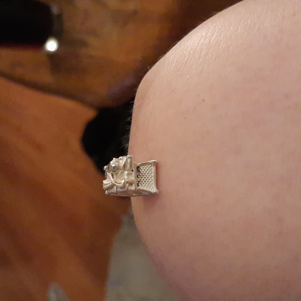 Charm - Picture 4 of 4